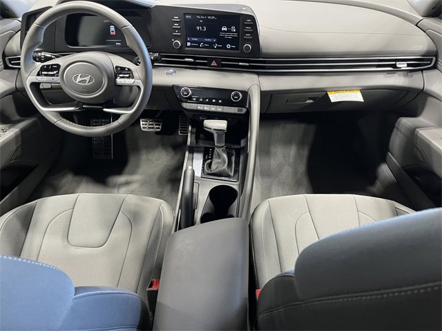 Used 2025 Hyundai Elantra Sport image 27