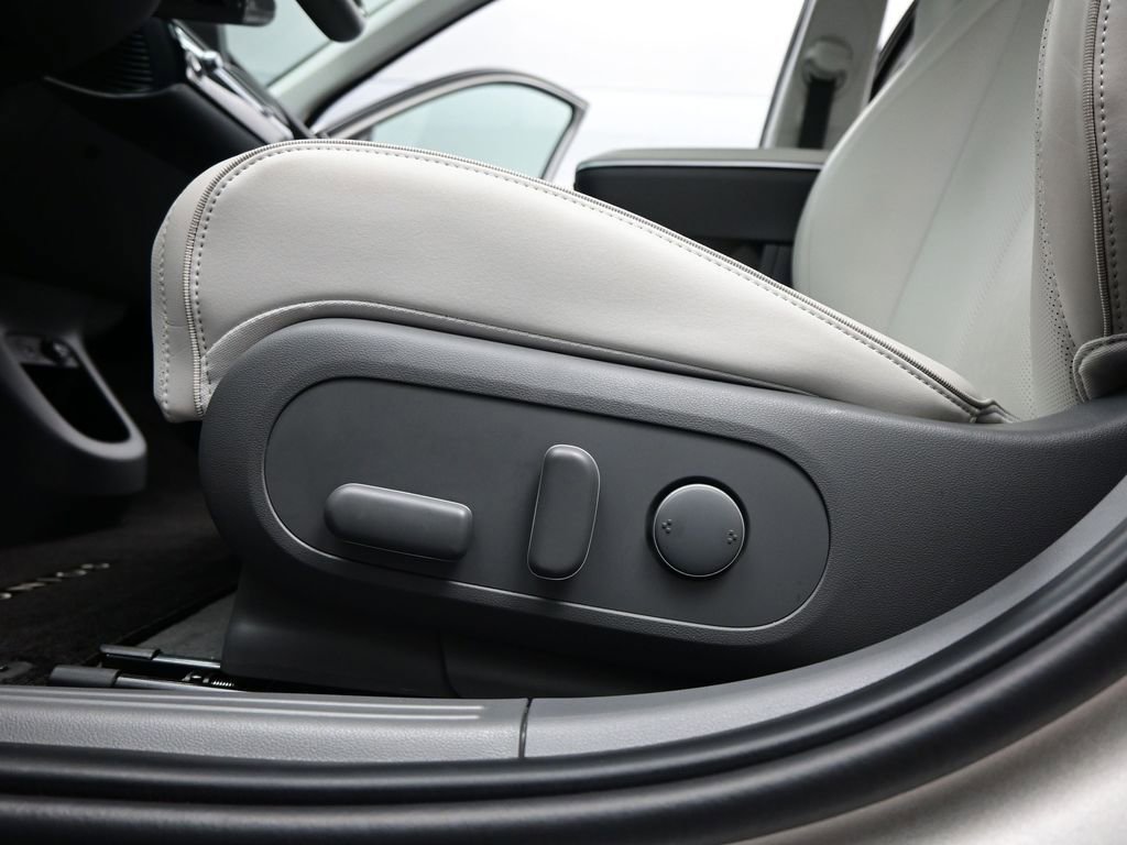 Used 2023 Hyundai Ioniq 5 SEL image 12