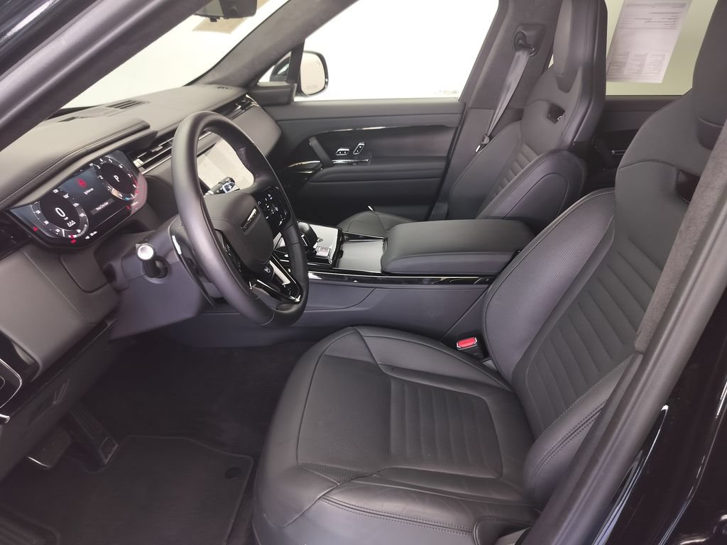 Used 2024 Land Rover Range Rover Sport AWD/4WD image 6