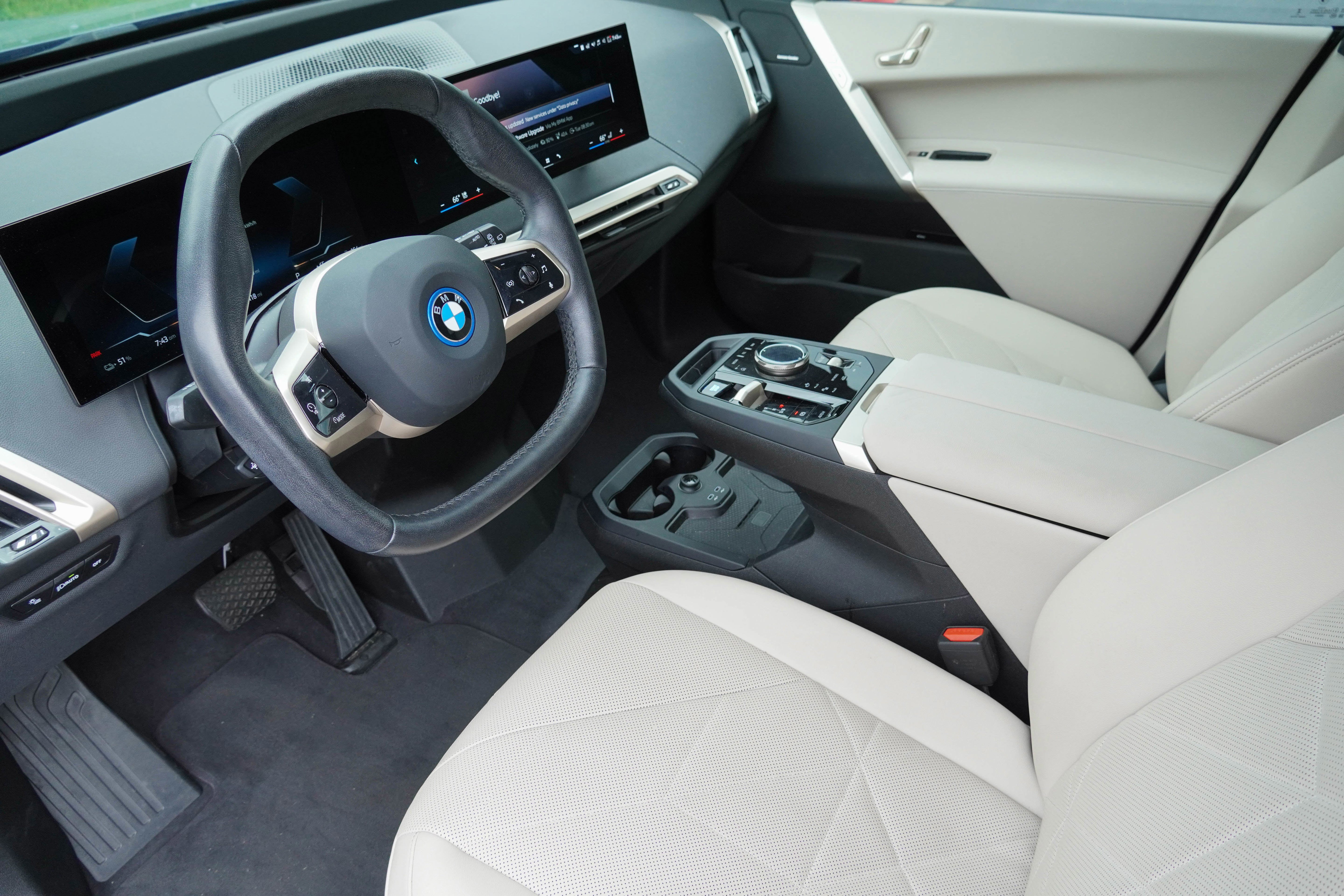 Certified 2024 BMW iX xDrive50 w/ Sport Package AWD/4WD image 9