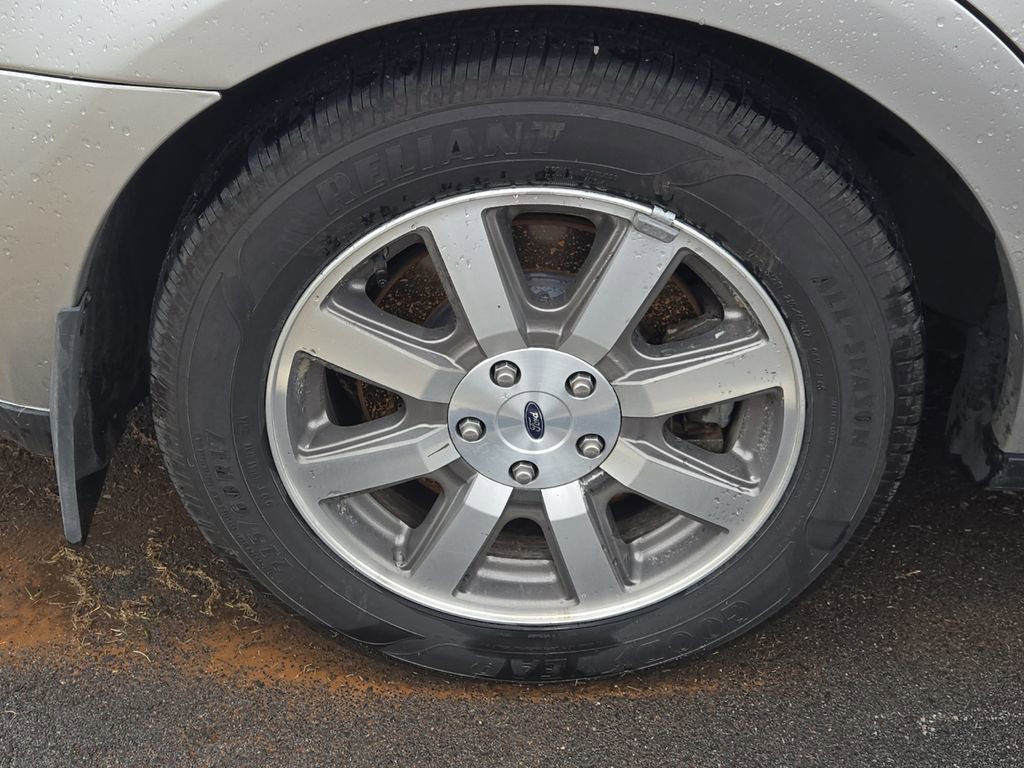 Used 2008 Ford Taurus SEL FWD image 5