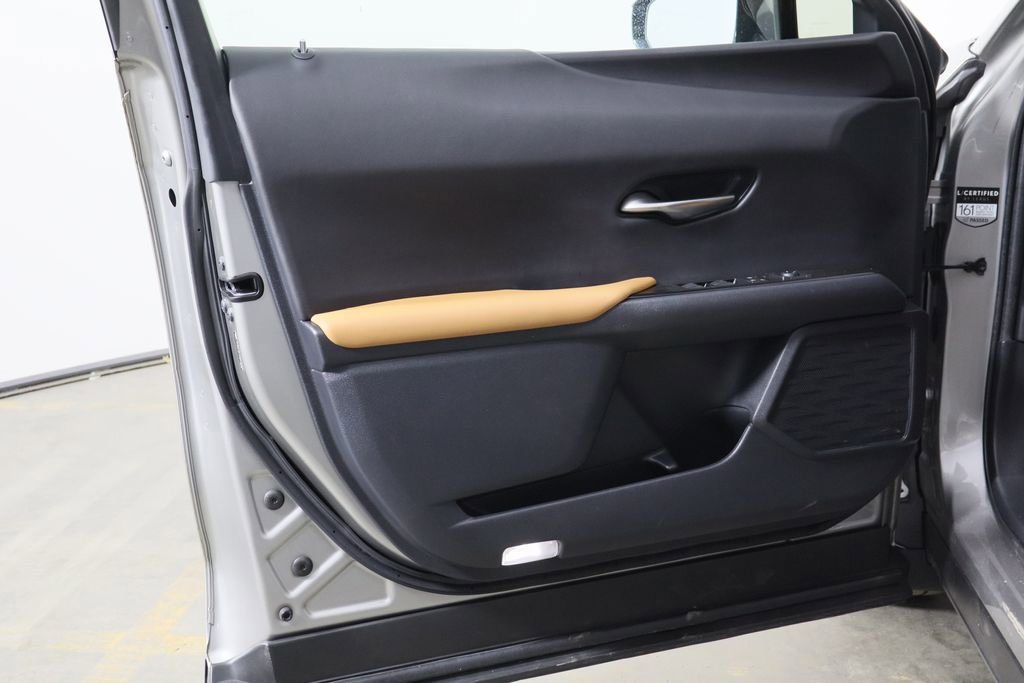 Used 2021 Lexus UX 200 w/ Accessory Package (Z1) image 19