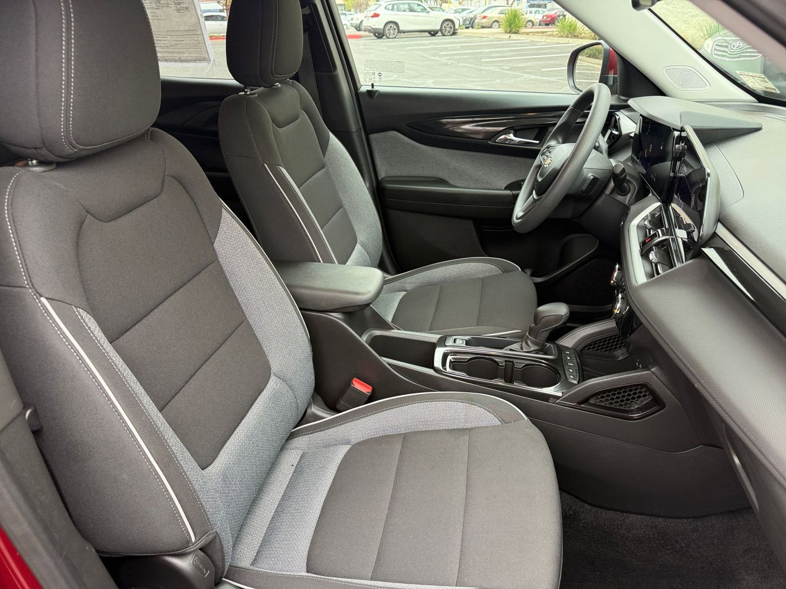 Used 2025 Chevrolet TrailBlazer LT image 36