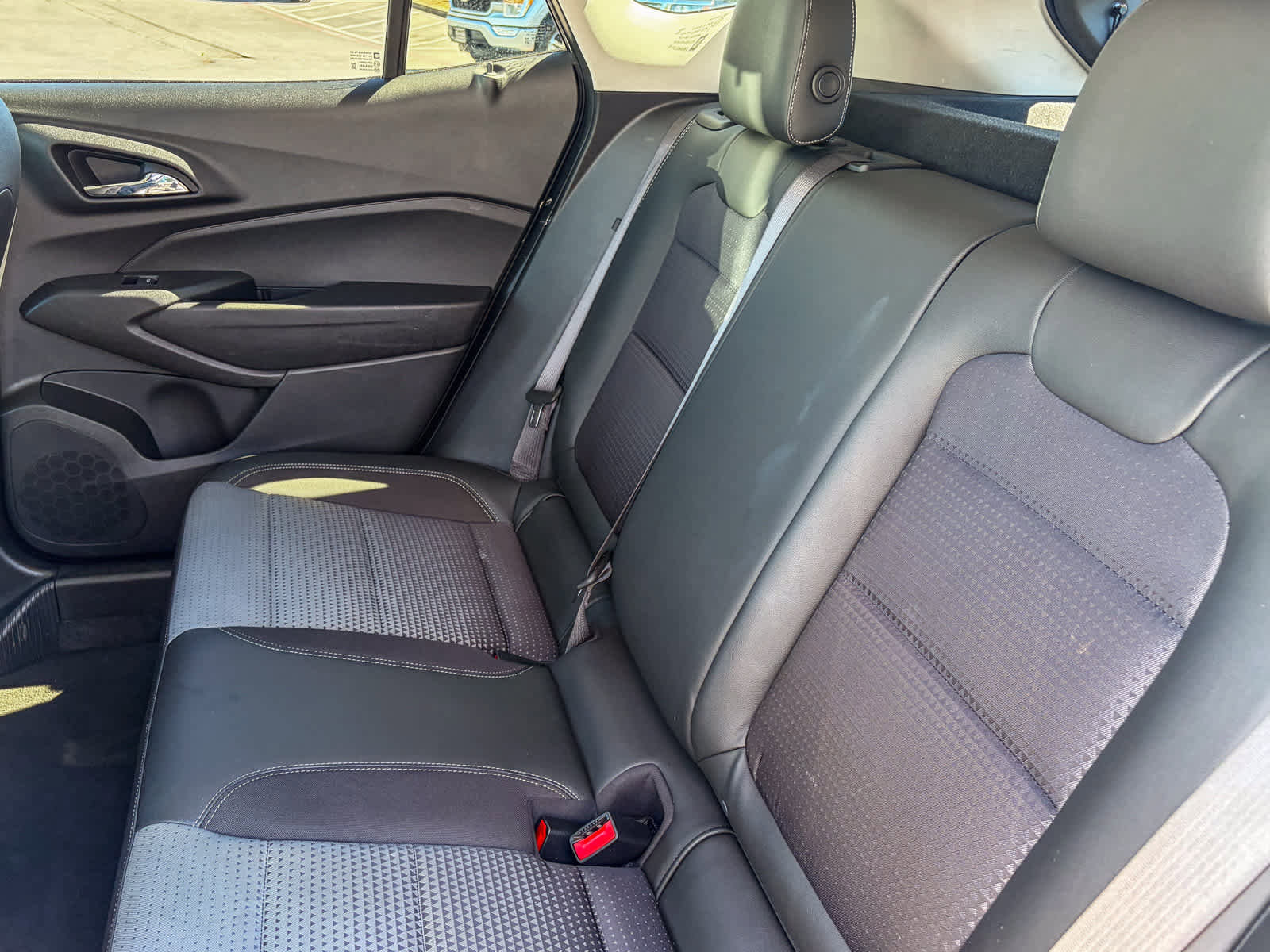Used 2025 Chevrolet Trax LT FWD image 17