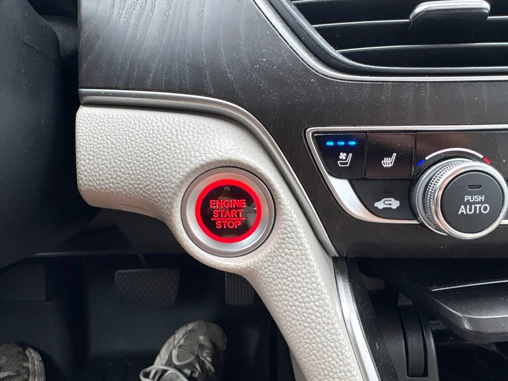 Used 2019 Honda Accord Touring image 25