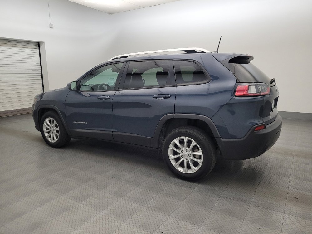 Used 2020 Jeep Cherokee Latitude FWD image 3