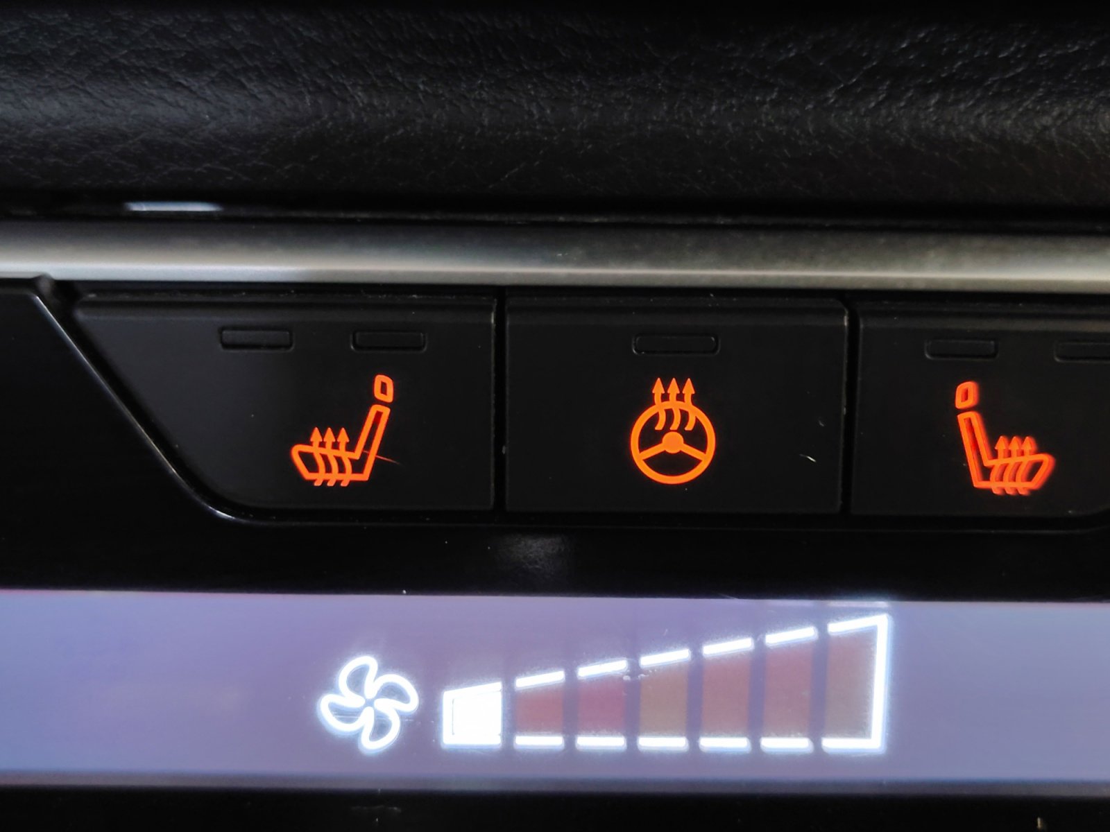 Used 2022 Nissan Sentra SV w/ SV Premium Package image 26