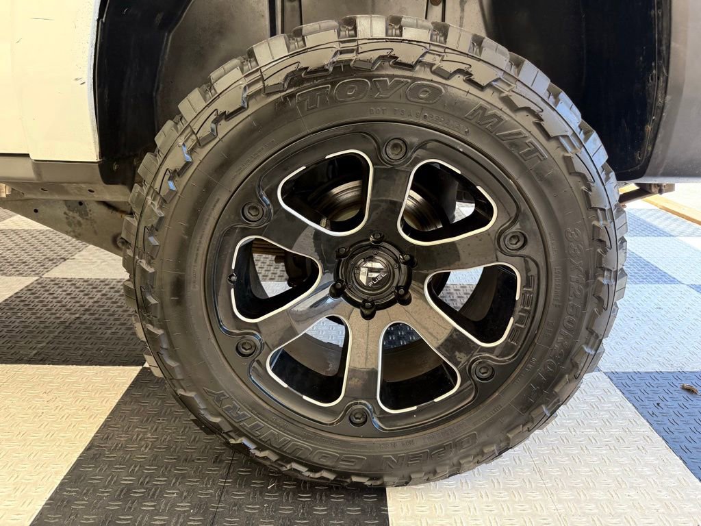 Used 2009 HUMMER H3T image 11