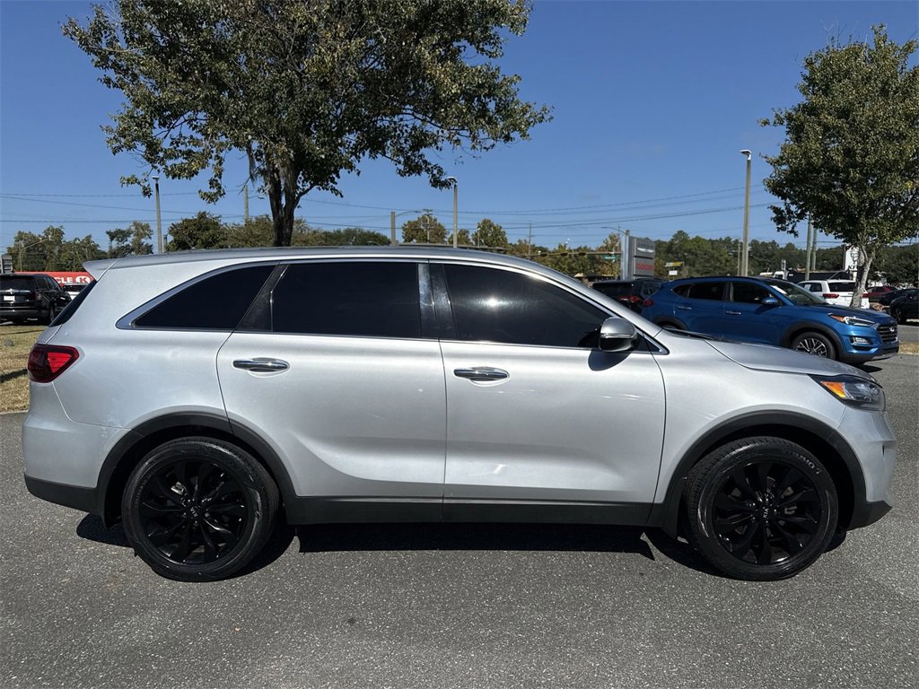 Used 2020 Kia Sorento LX image 2
