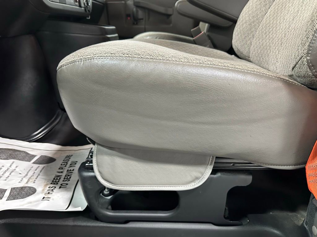 Used 2022 Chevrolet Express 3500 w/ Power Convenience Package image 13