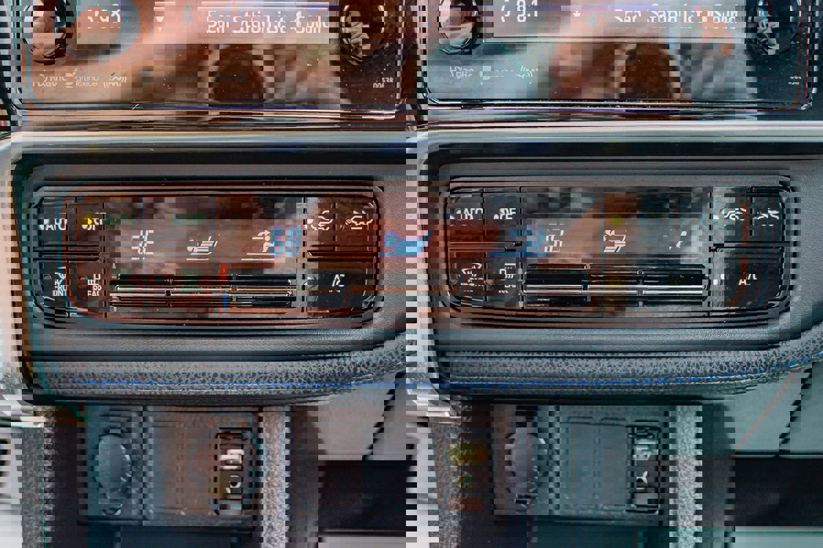 Used 2018 Toyota Corolla SE image 27