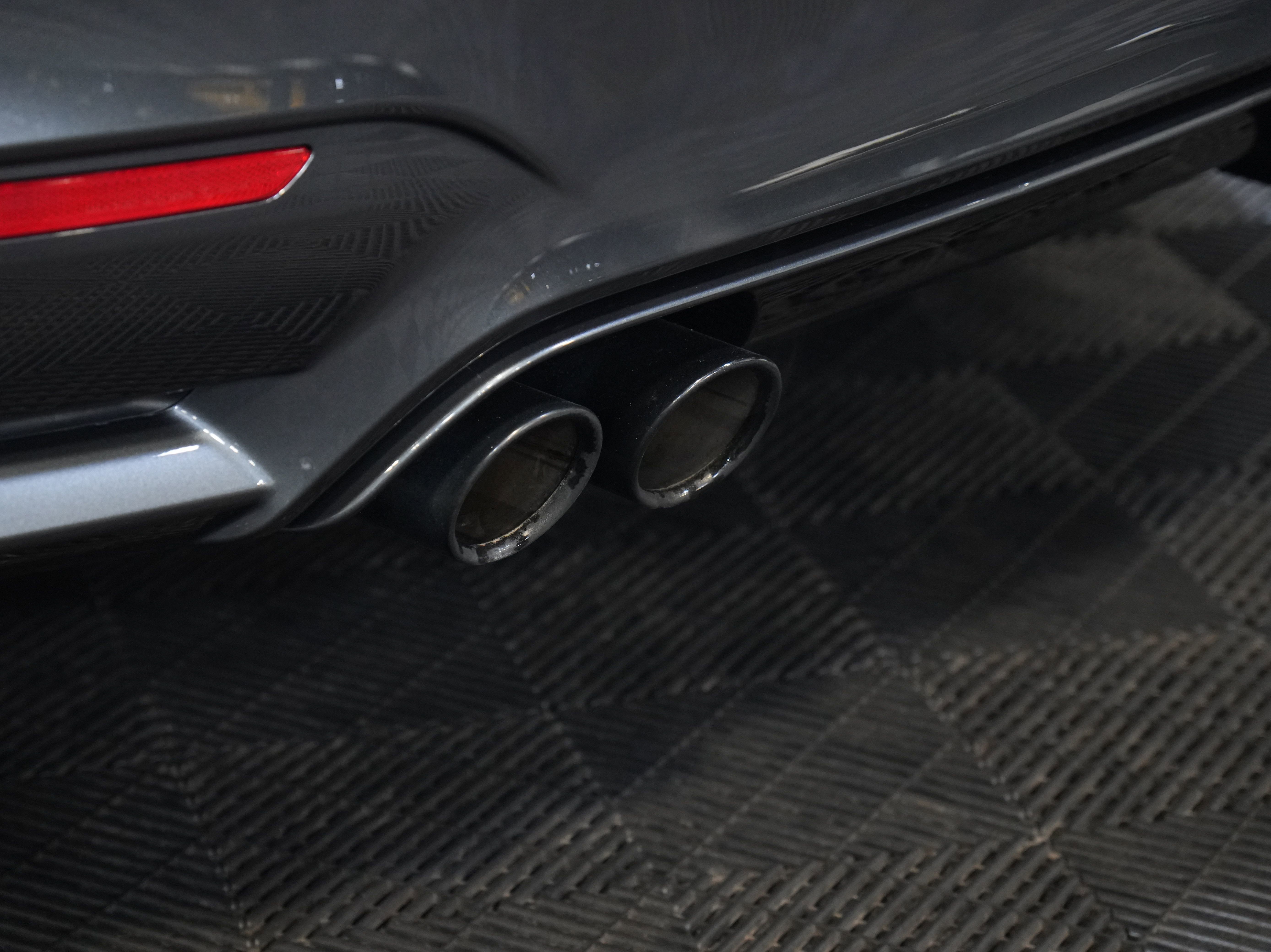 Used 2018 BMW M4 COUPE 2D image 18