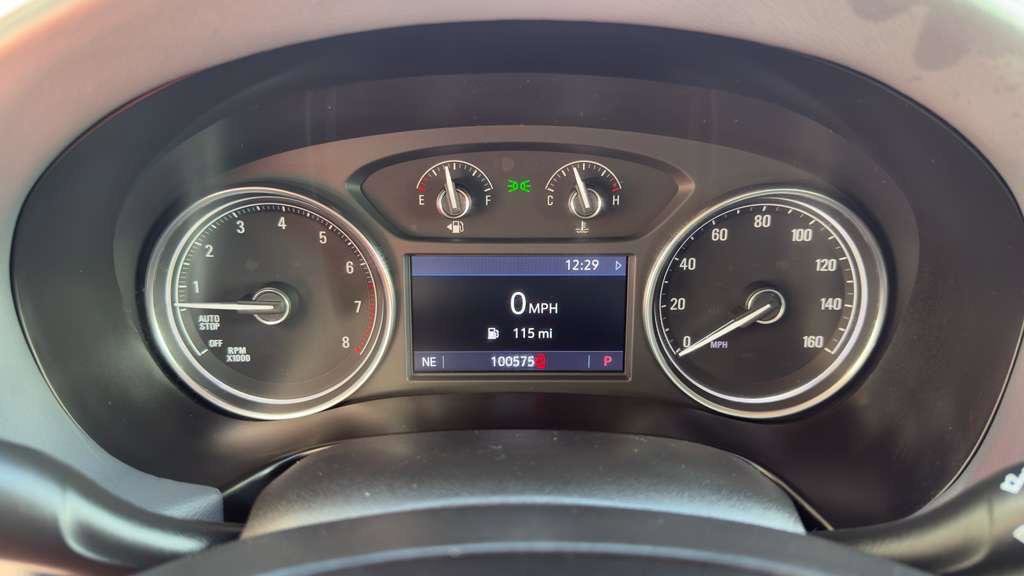 Used 2020 Buick Enclave Essence image 12