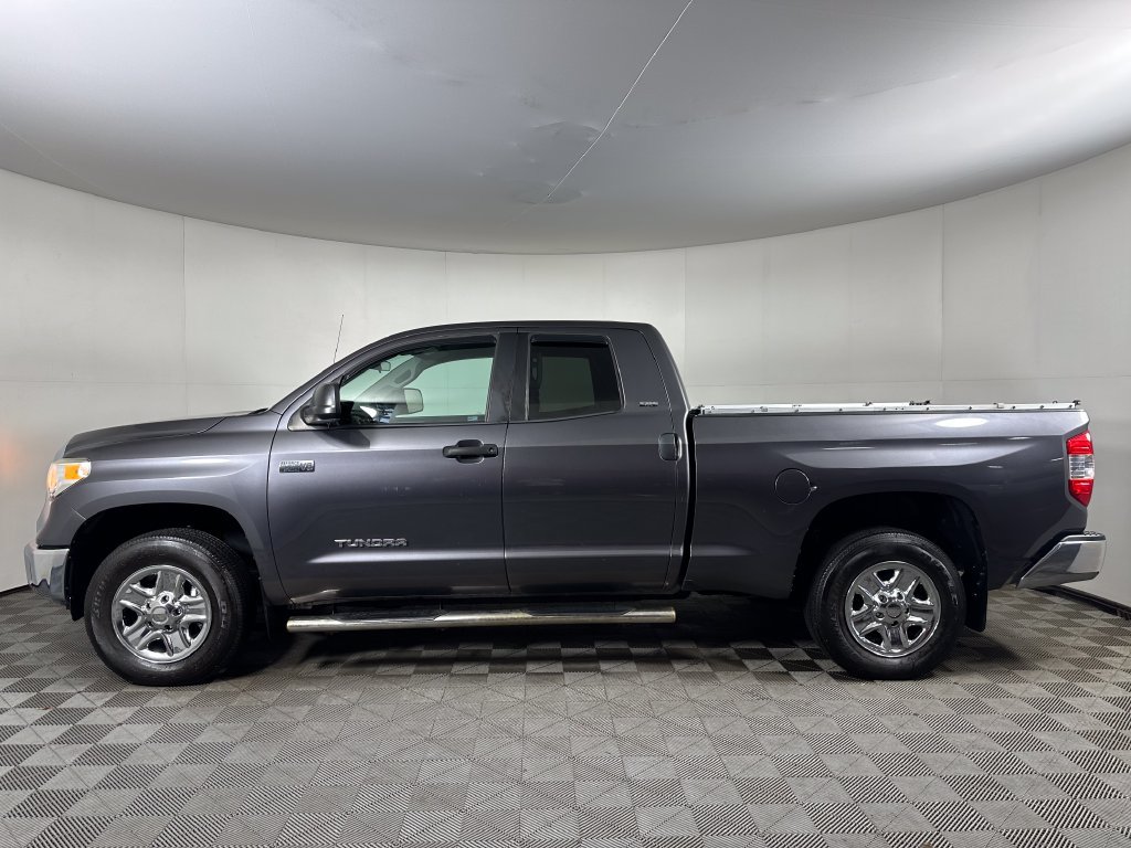 Used 2016 Toyota Tundra SR5 AWD/4WD image 2
