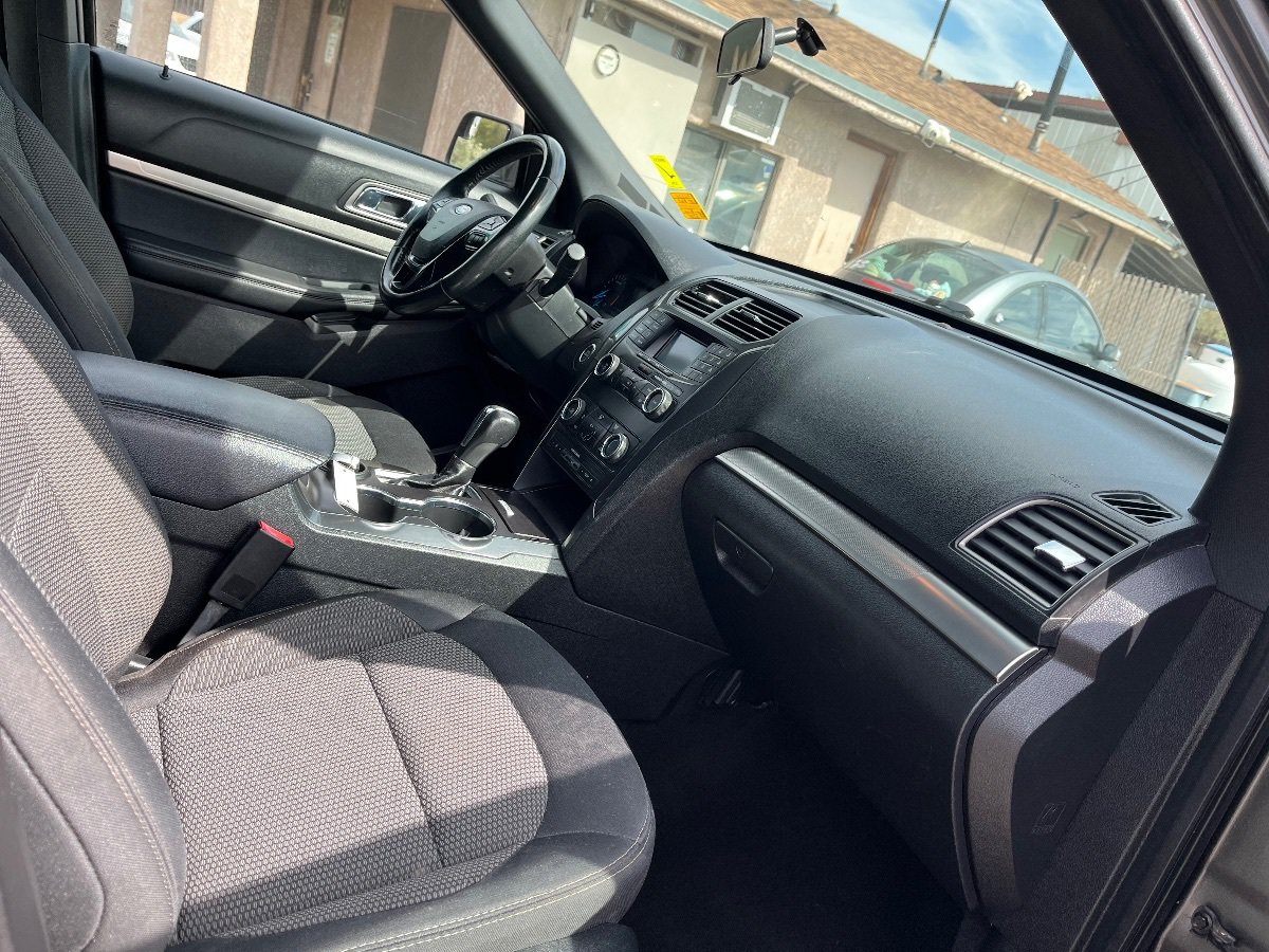 Used 2019 Ford Explorer XLT FWD image 36