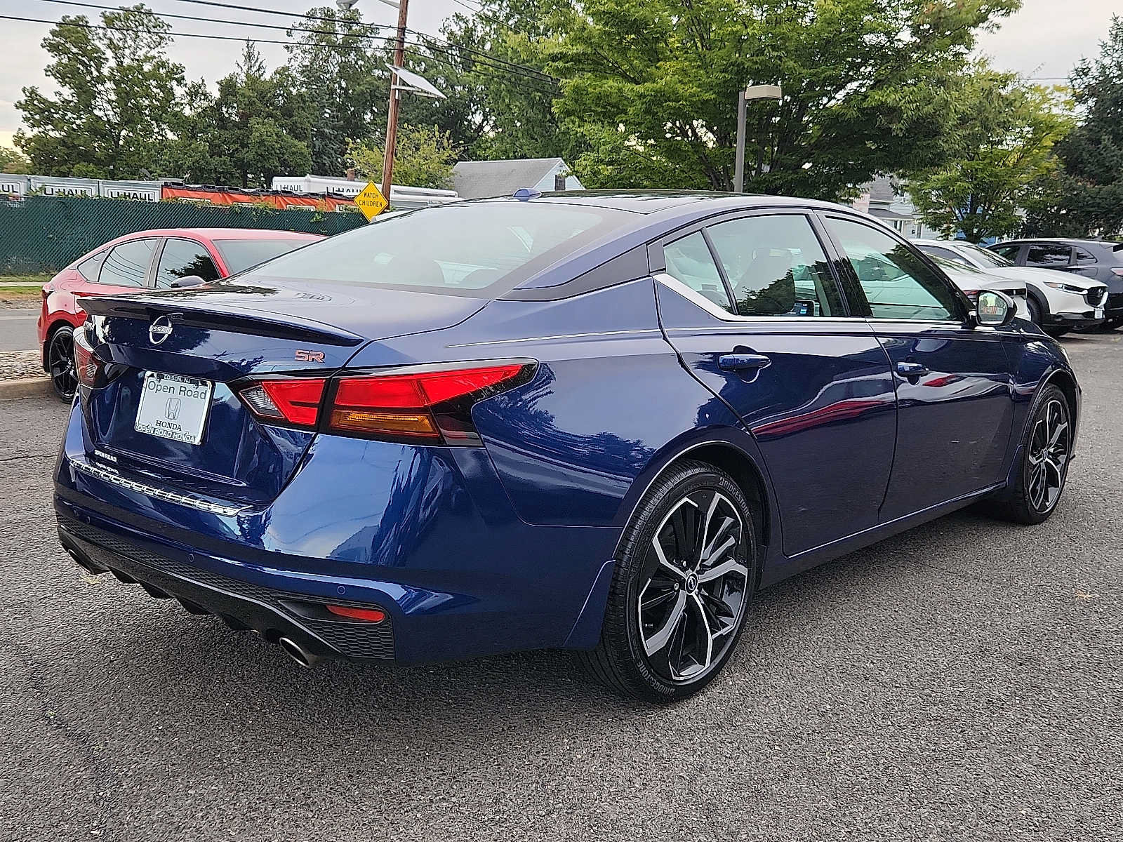 Used 2023 Nissan Altima 2.5 SR FWD image 6