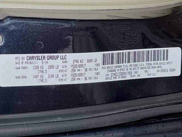 Used 2014 Chrysler Town & Country Touring-L FWD image 11