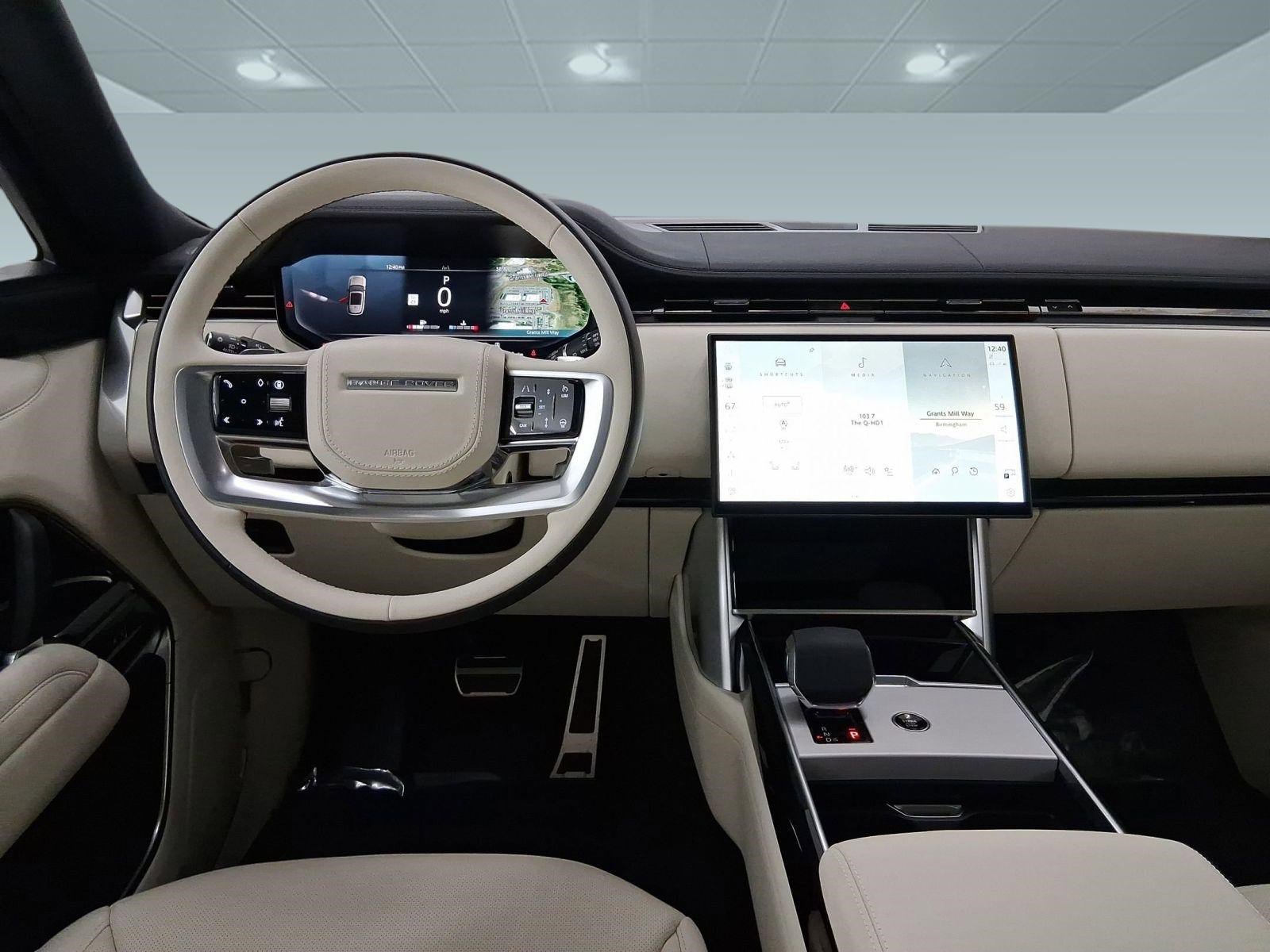 New 2026 Land Rover Range Rover SE image 4