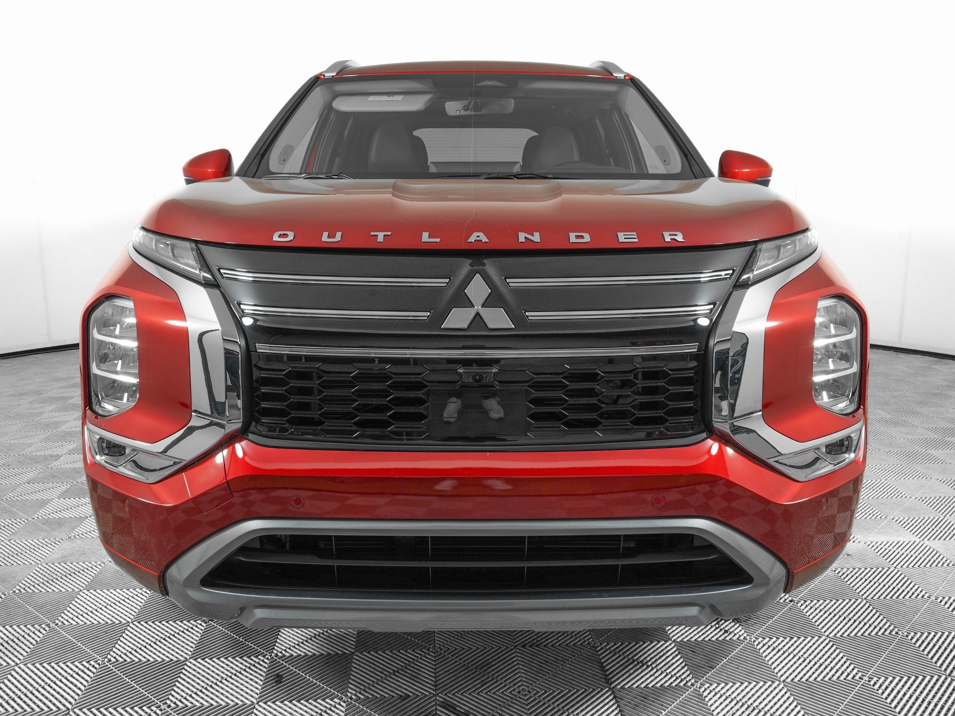 Used 2025 Mitsubishi Outlander SEL image 2