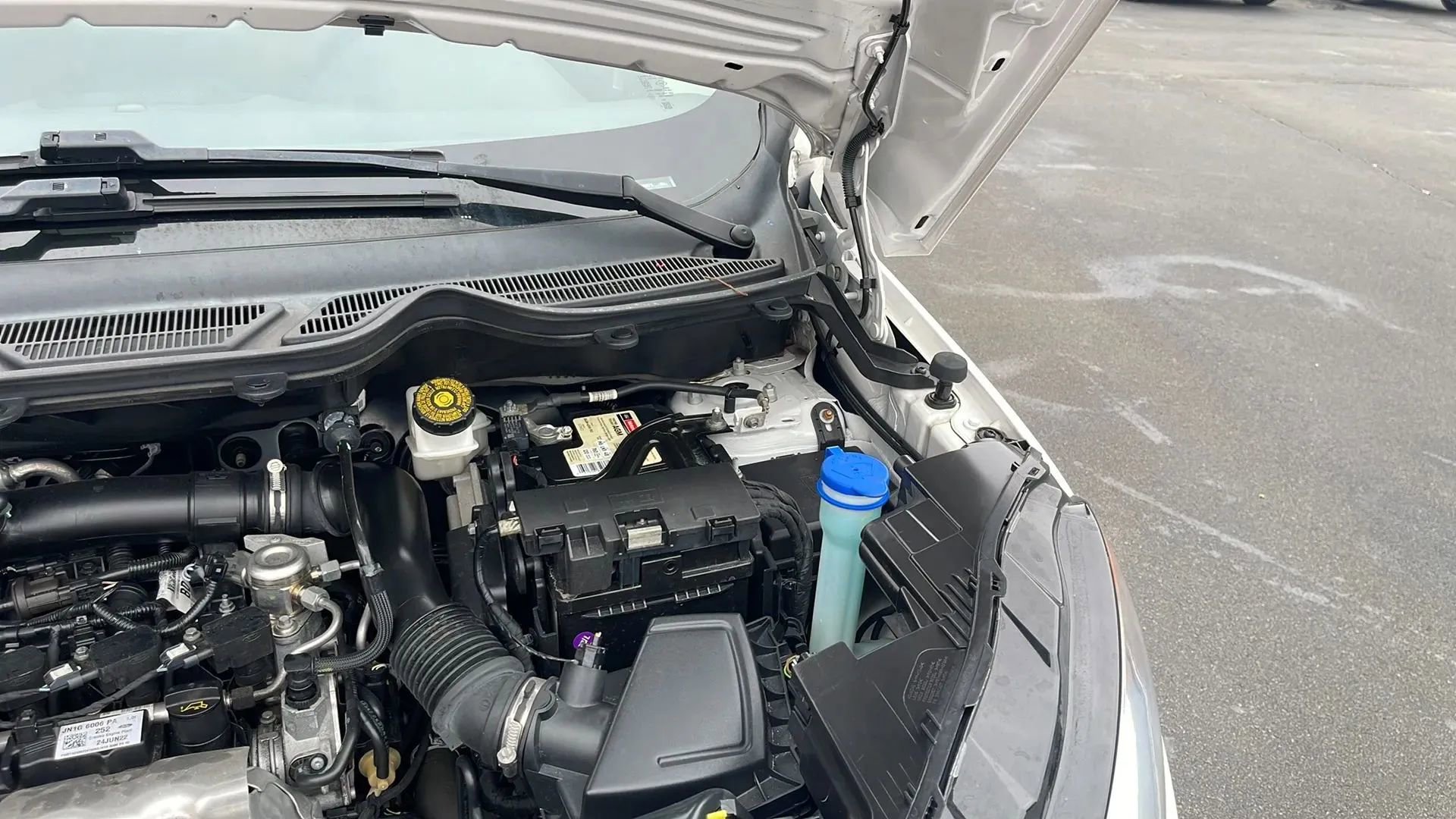 Used 2021 Ford EcoSport SE w/ SE Convenience Package image 30