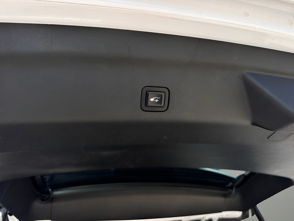 Used 2023 GMC Yukon AT4 AWD/4WD image 27
