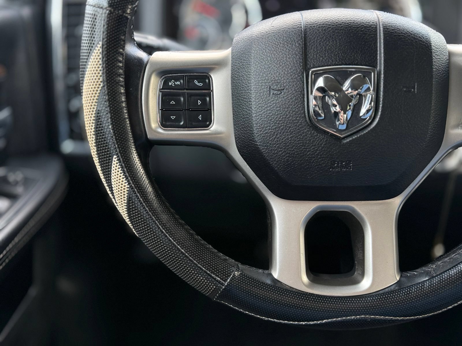 Used 2016 RAM 1500 Laramie AWD/4WD image 26