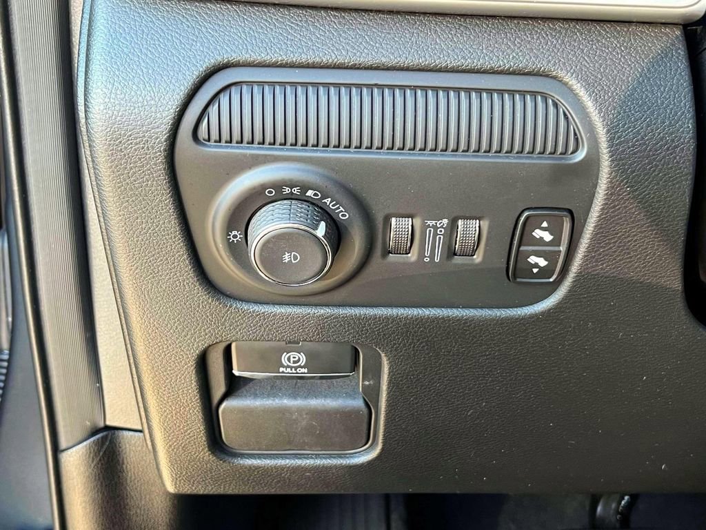 Used 2024 Jeep Wagoneer L Series II w/ Premium Group I image 21