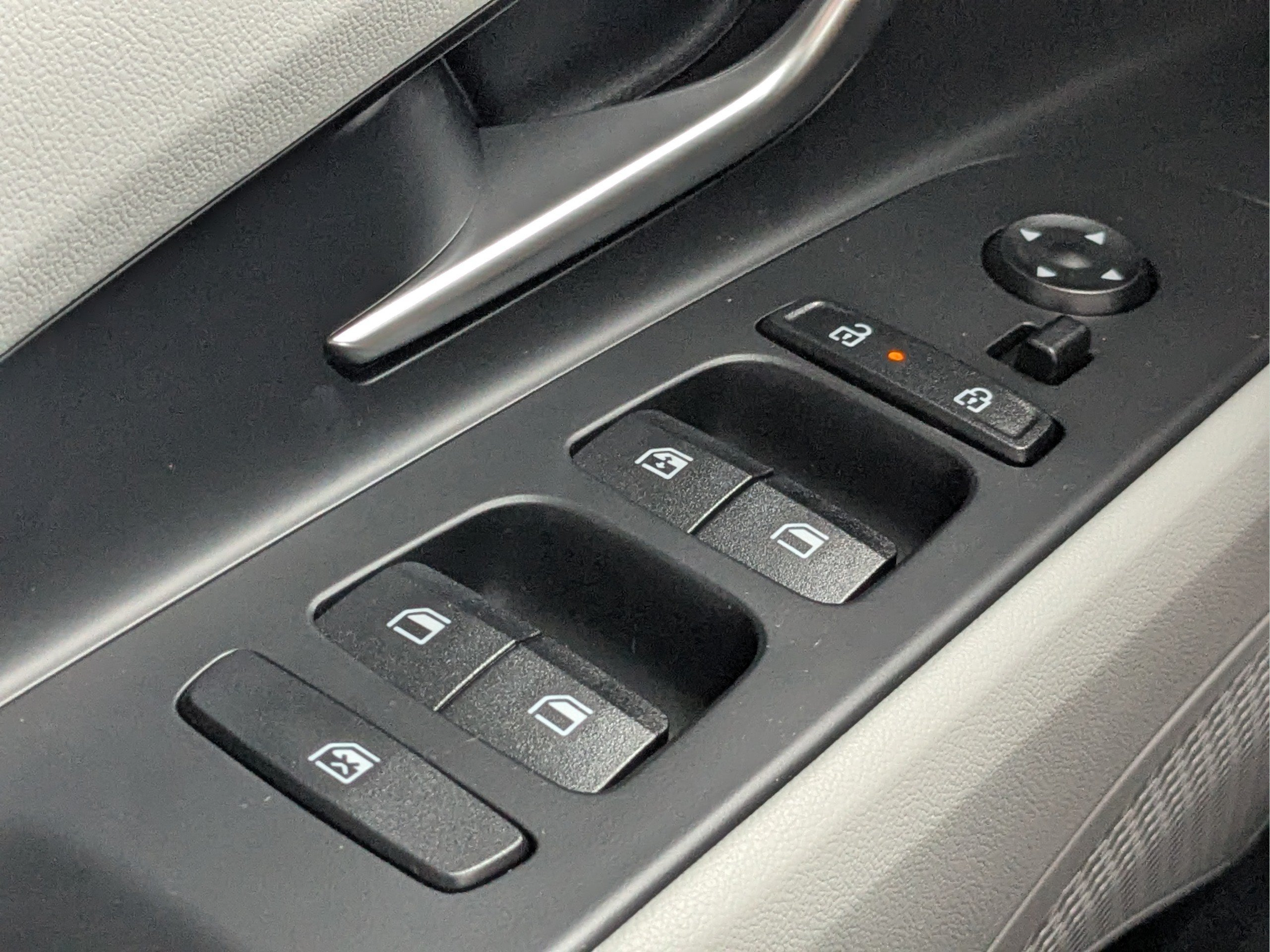New 2026 Hyundai Elantra Limited FWD image 30
