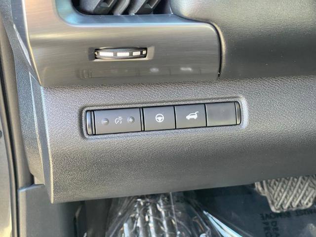 Certified 2023 Nissan Pathfinder SL w/ Lighting Package (N92) image 15