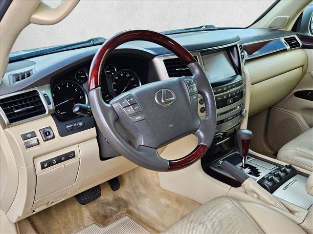 Used 2013 Lexus LX 570 4WD w/ Luxury Pkg w/Pre-crash image 11