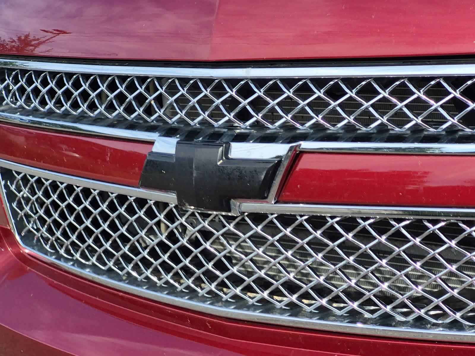 Used 2010 Chevrolet Suburban LTZ AWD/4WD image 12