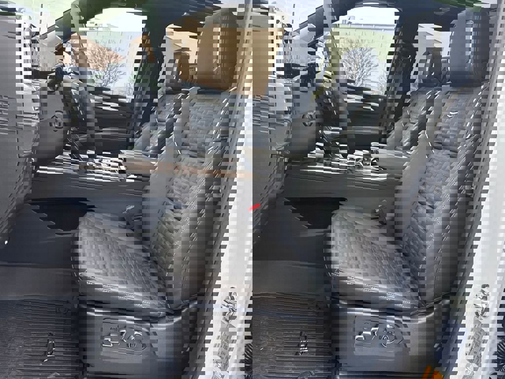 New 2026 Cadillac Escalade ESV Platinum Sport w/ LPO, Floor Liner Package image 17