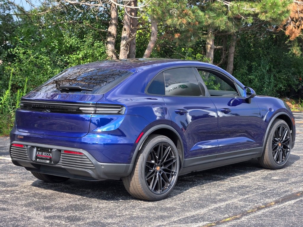 New 2025 Porsche Macan 4 Electric image 7
