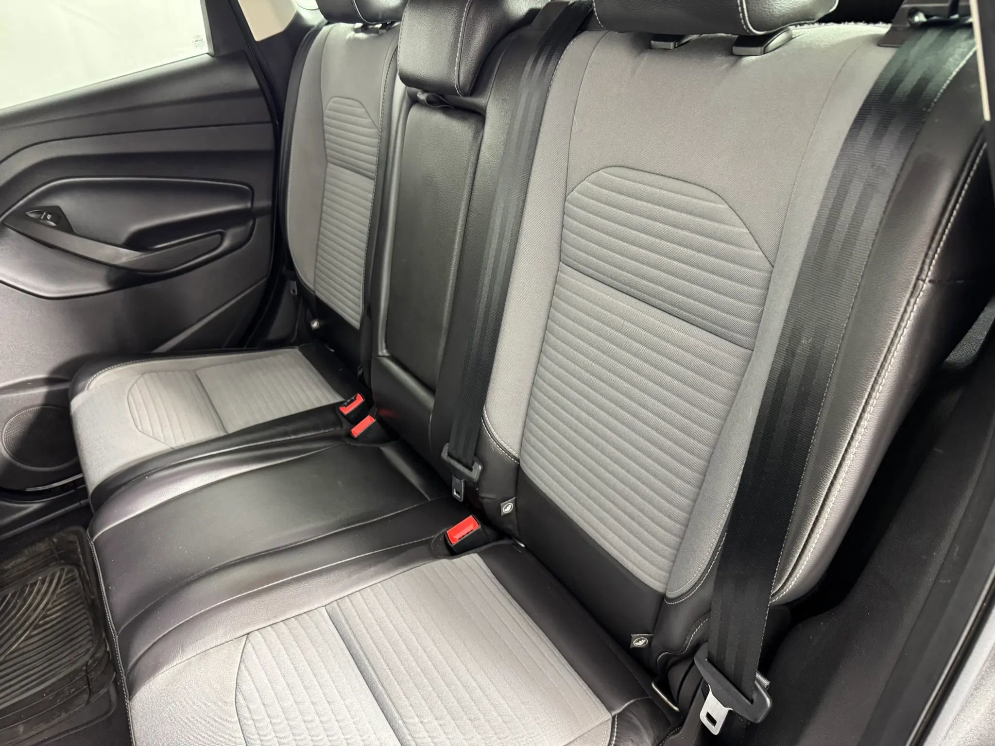 Used 2019 Ford Escape SE FWD image 34