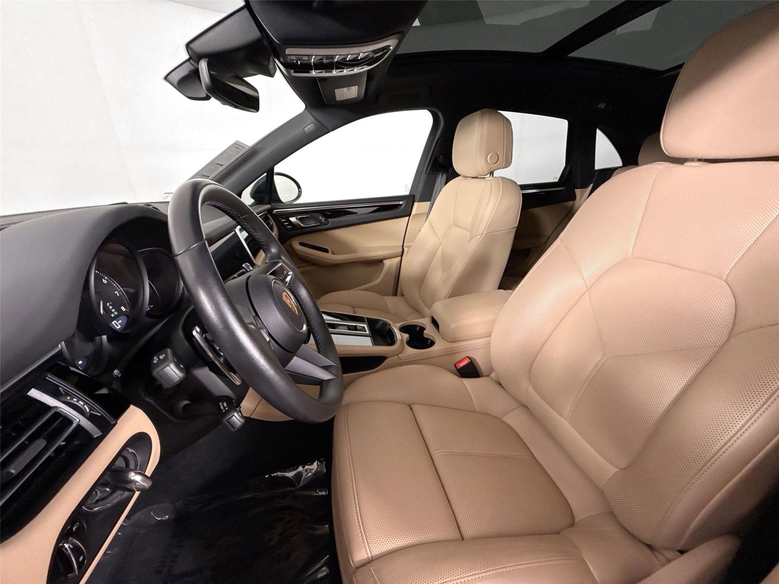 Used 2024 Porsche Macan T w/ Premium Plus Package video 3