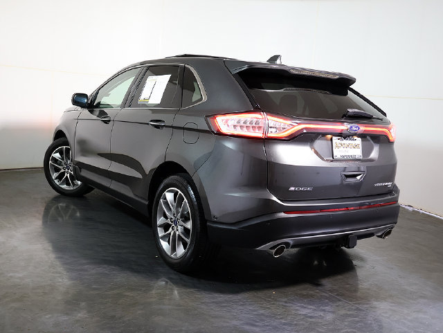 Used 2018 Ford Edge Titanium w/ Equipment Group 302A AWD/4WD image 2