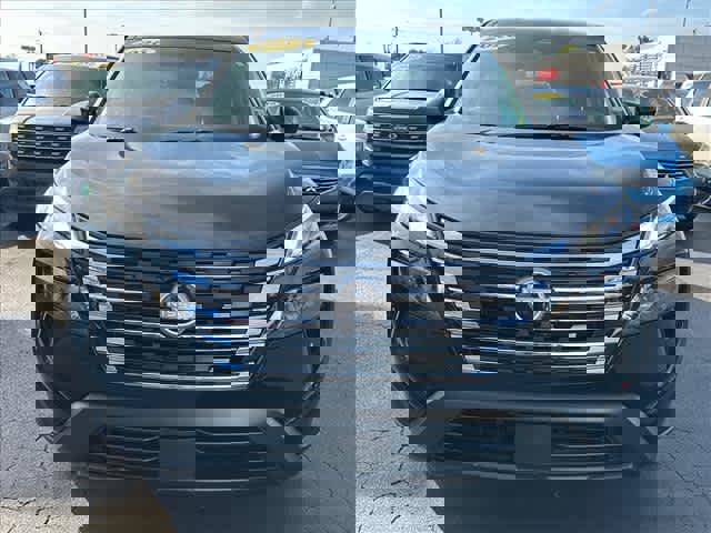 Used 2026 Nissan Rogue SV image 8