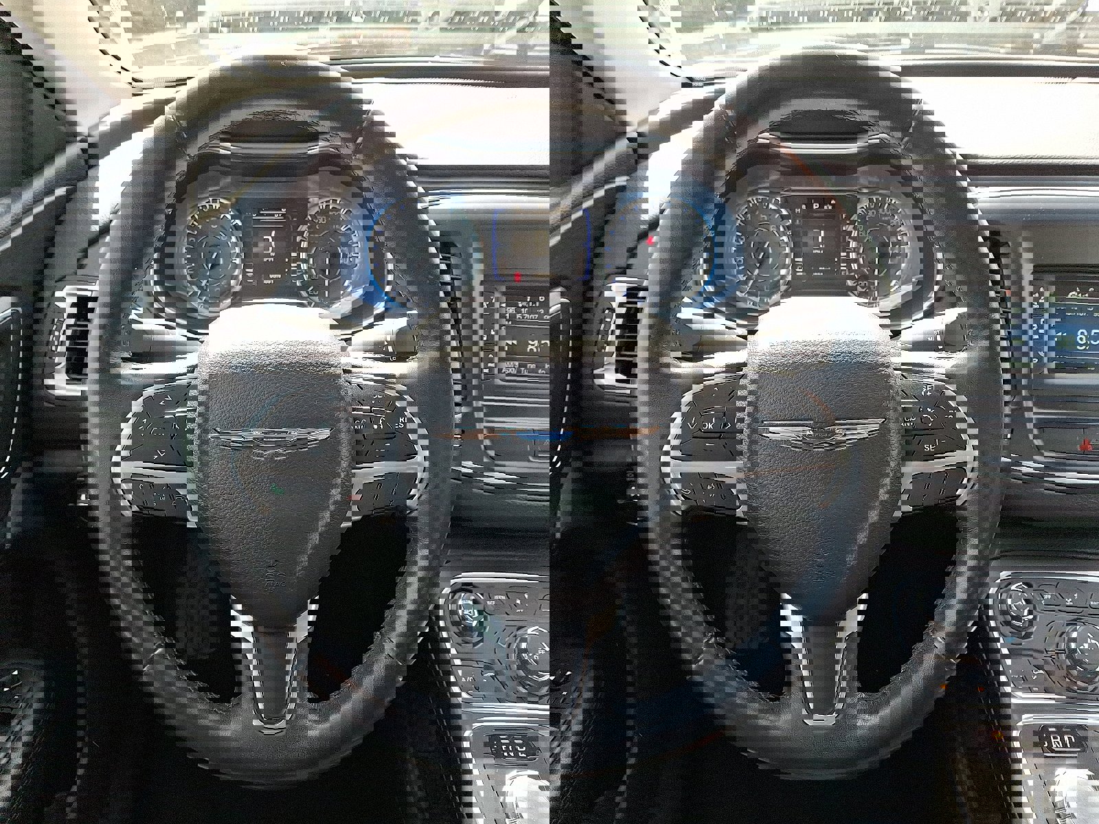 Used 2016 Chrysler 200 Limited w/ Convenience Group image 19