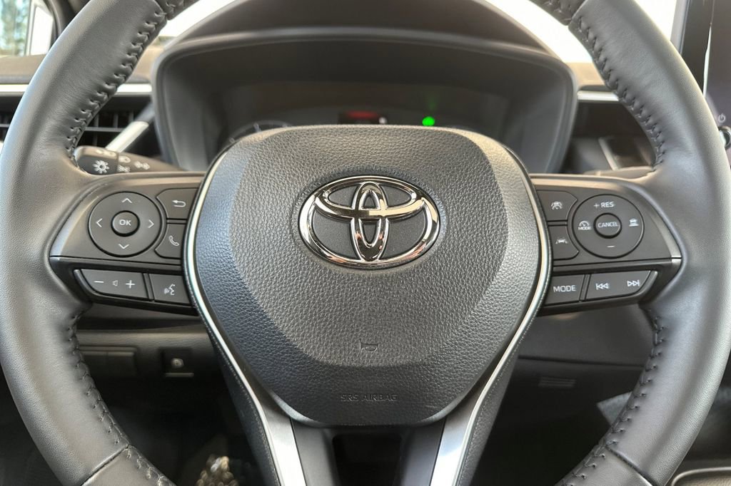 Used 2023 Toyota Corolla SE w/ SE Package image 26