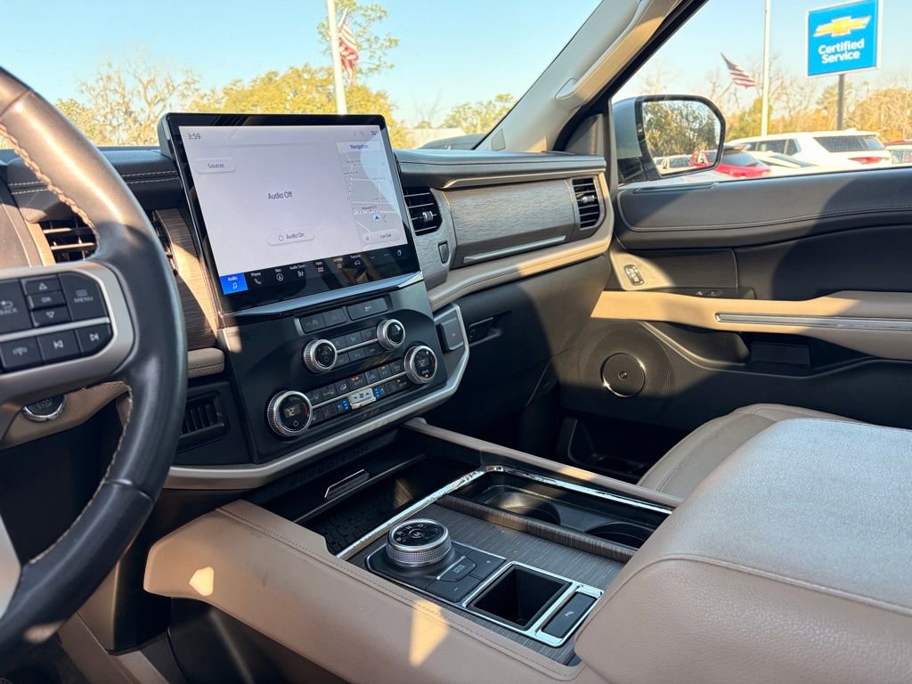 Used 2024 Ford Expedition Limited image 25