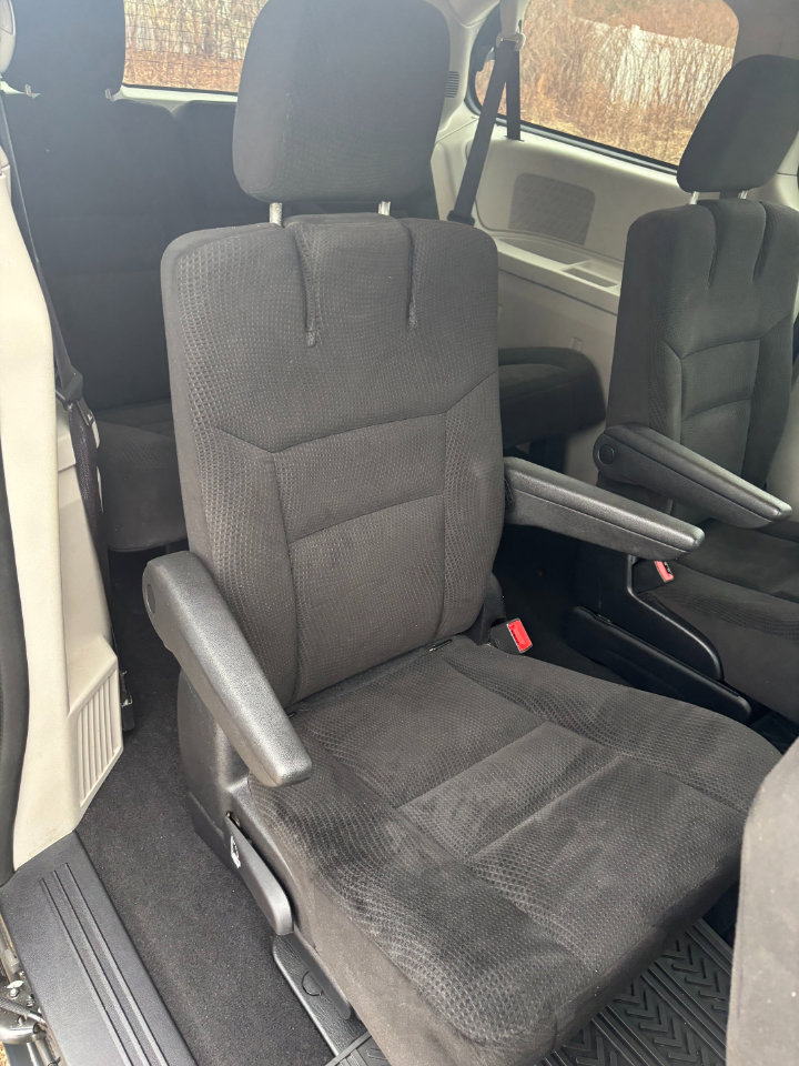 Used 2016 Dodge Grand Caravan SE w/ Quick Order Package 29E SE image 21