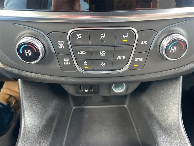 Used 2023 Chevrolet Traverse LS w/ Midnight/Sport Edition image 23