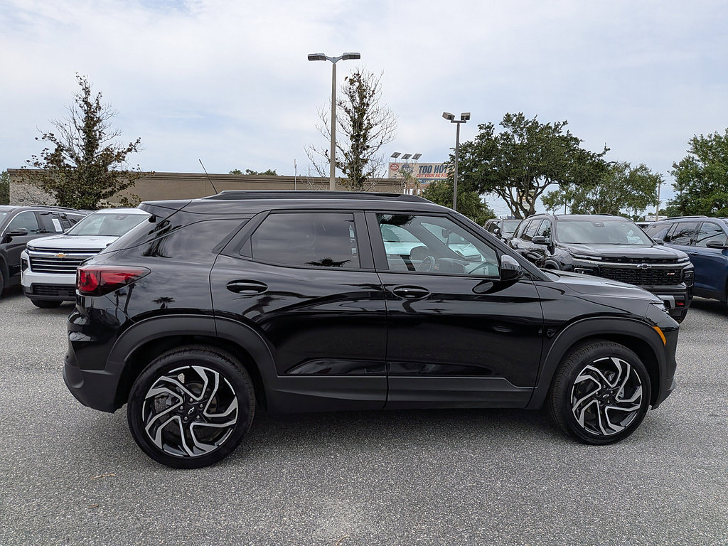 Certified 2026 Chevrolet TrailBlazer RS w/ Convenience Package FWD image 2