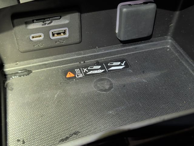 Used 2023 Buick Envision Avenir image 25