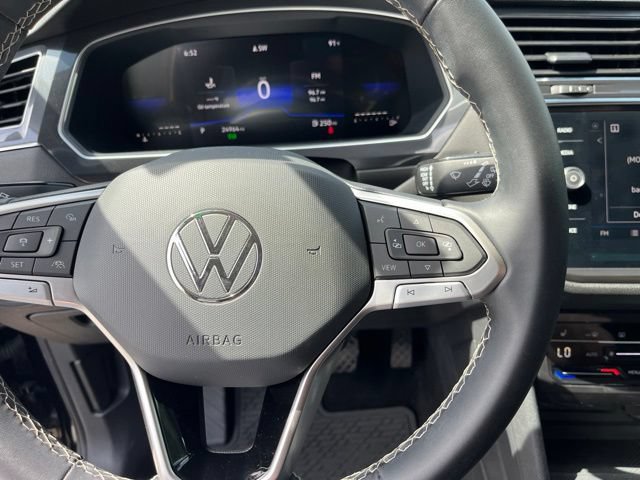 Used 2023 Volkswagen Tiguan SE FWD image 18