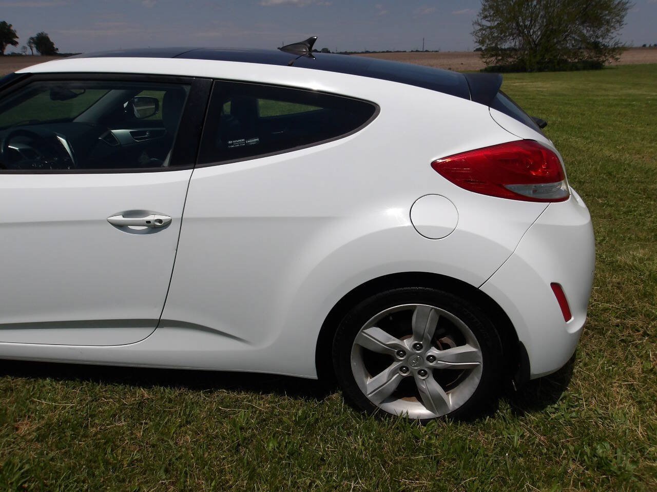 Used 2013 Hyundai Veloster w/ Tech Pkg FWD image 36