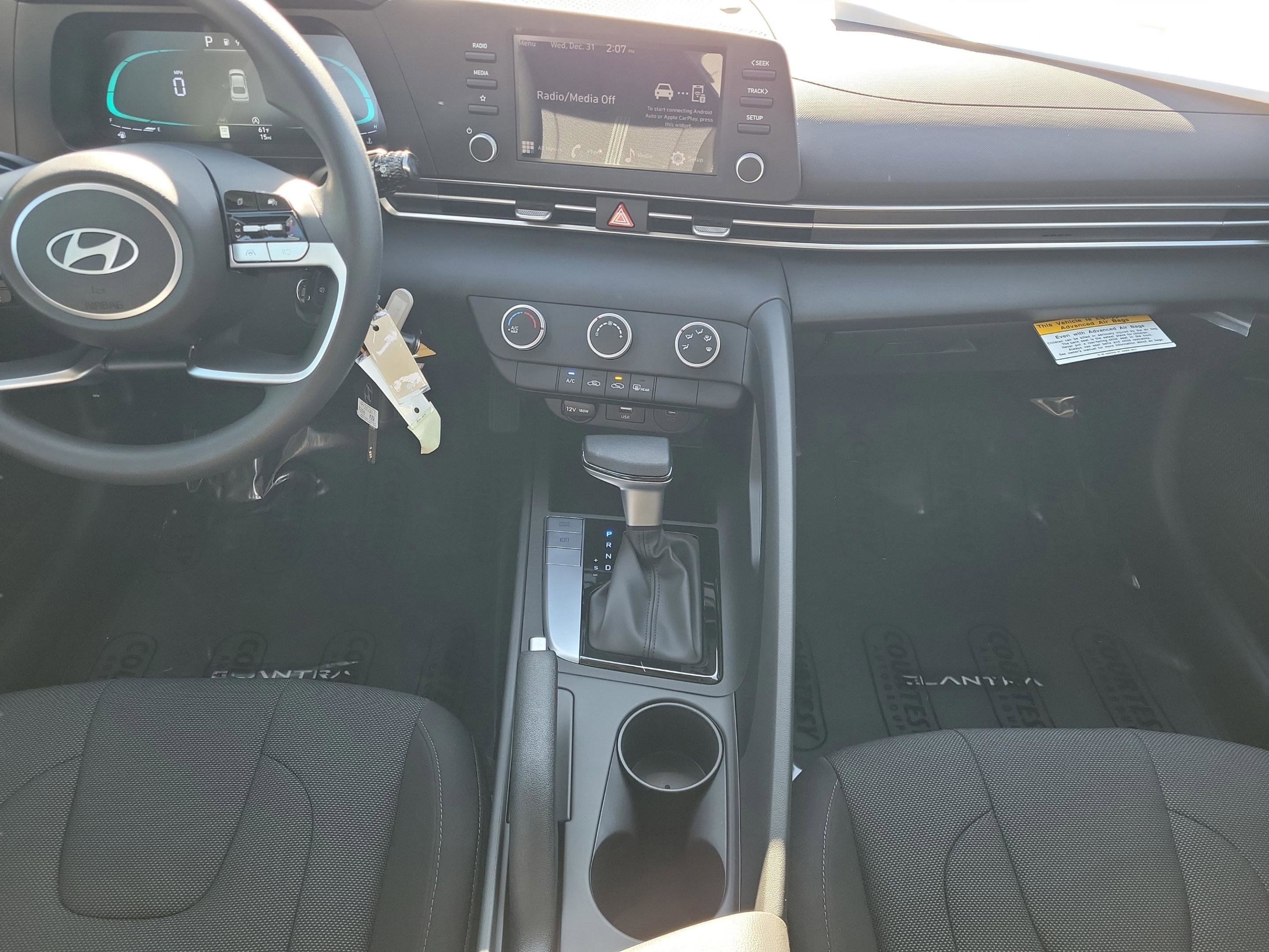 New 2026 Hyundai Elantra SE image 16