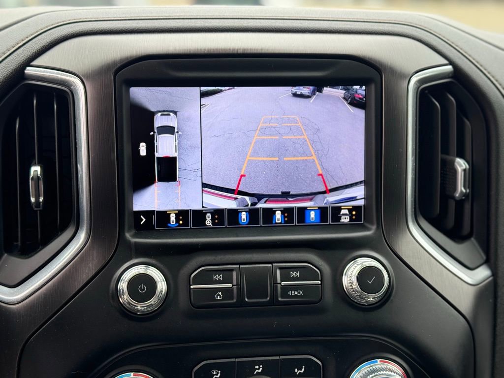 Used 2020 GMC Sierra 2500 AT4 w/ Technology Package image 19