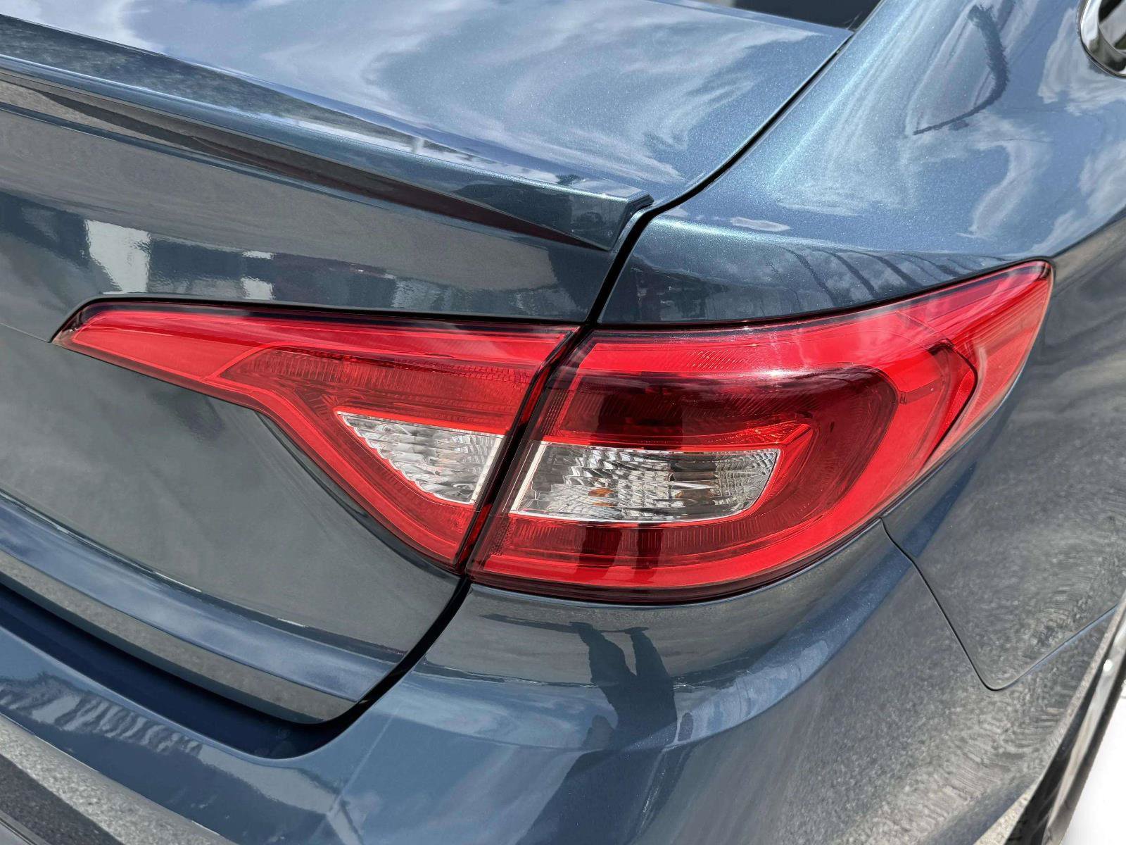 Used 2015 Hyundai Sonata SE FWD image 16