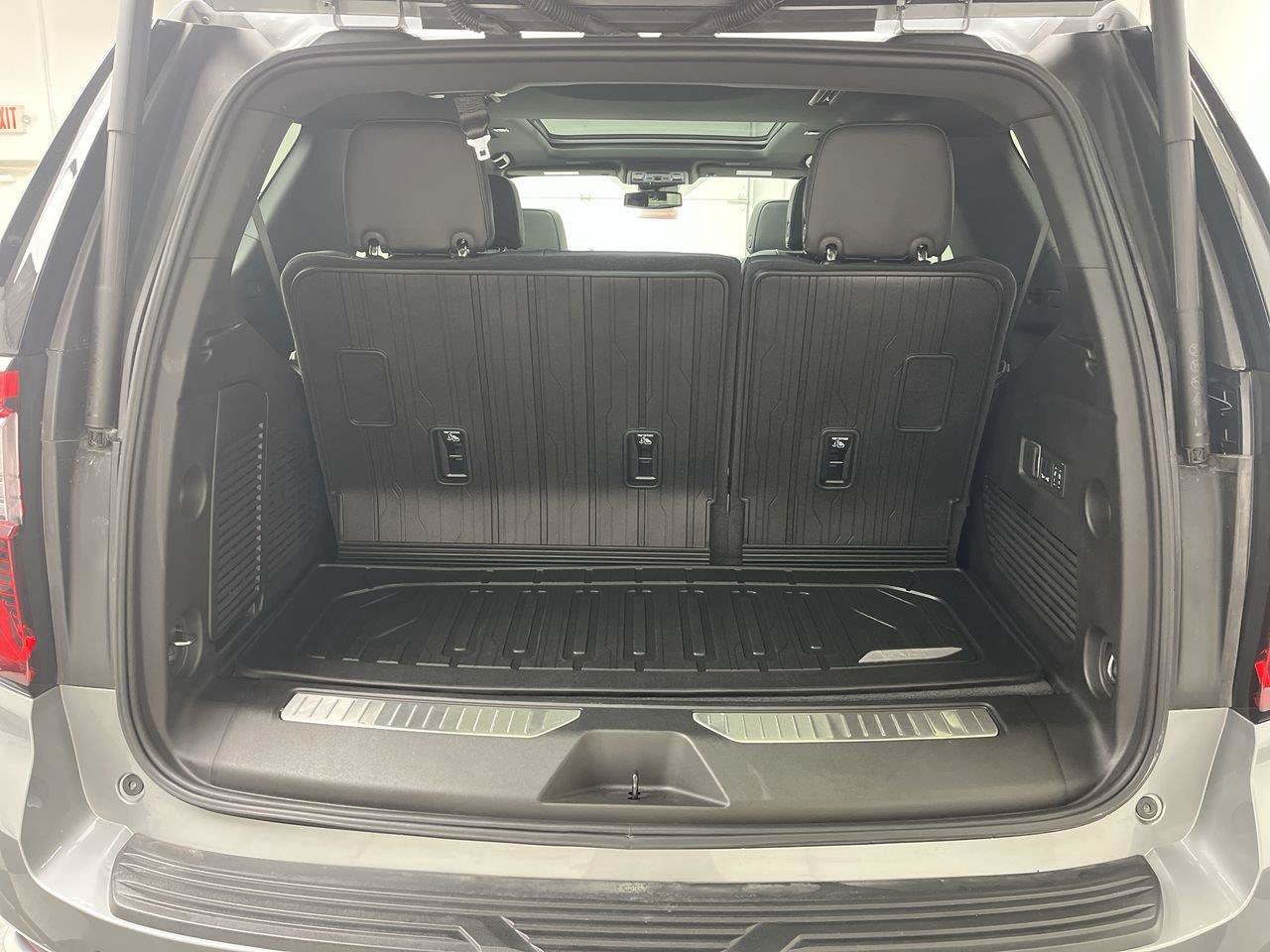 Certified 2025 GMC Yukon Denali w/ Sun & Power Step Package AWD/4WD image 34
